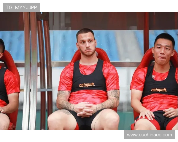 纽卡酒吧上新瑞典鼠辈汉堡嘲讽叛将伊萨克引发球迷热议